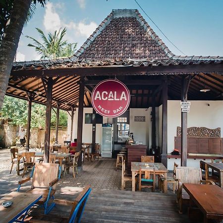 Acala Hostel & Reef Bar Toyapakeh Exteriör bild