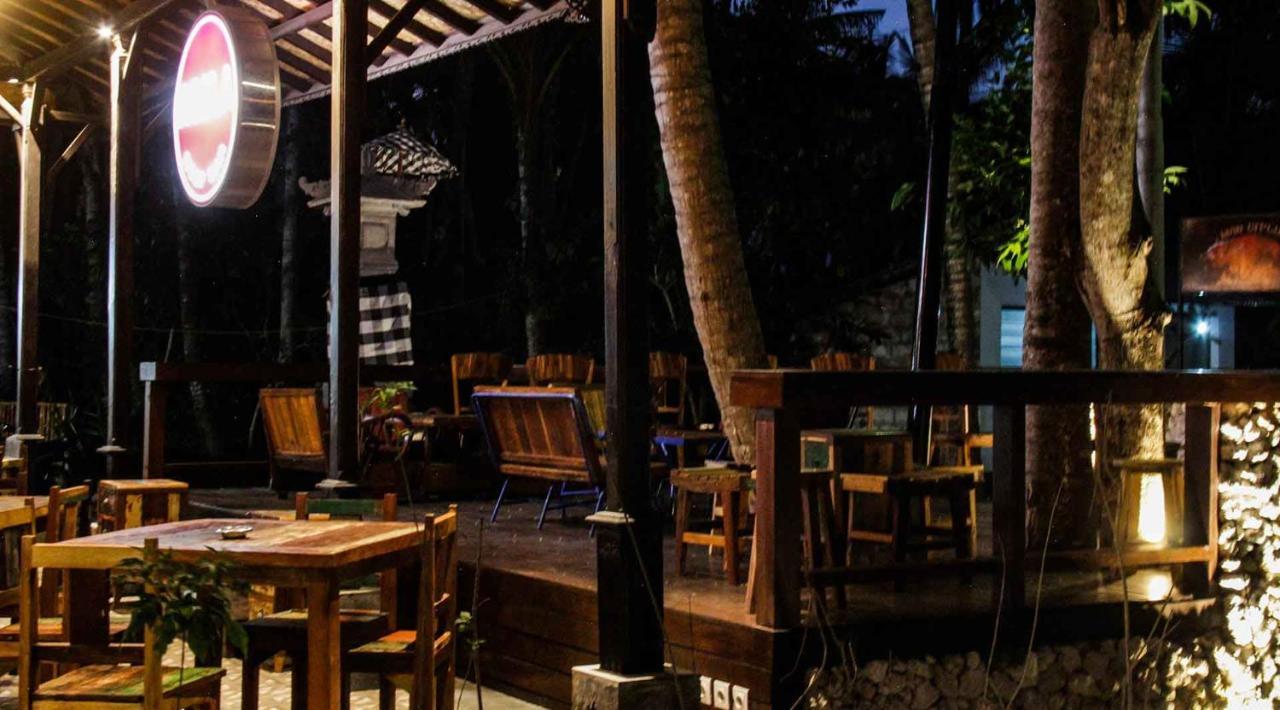 Acala Hostel & Reef Bar Toyapakeh Exteriör bild